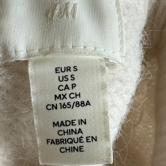 H&M Cream Crew Neck Sweater - Picture 4 of 4